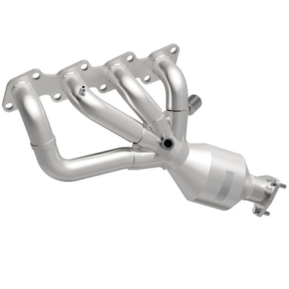 MagnaFlow Direct Fit Catalytic Converter 98-99 Nissan Frontier 2.4L