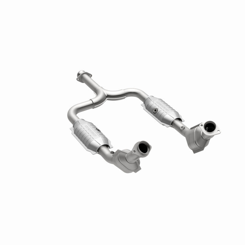 MagnaFlow Direct Fit Catalytic Converter 99-01 Ford Mustang 3.8L