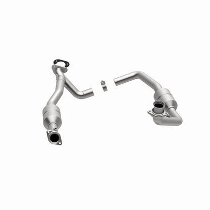 MagnaFlow Direct Fit Catalytic Converter 00-03 Ford E150 5.4L