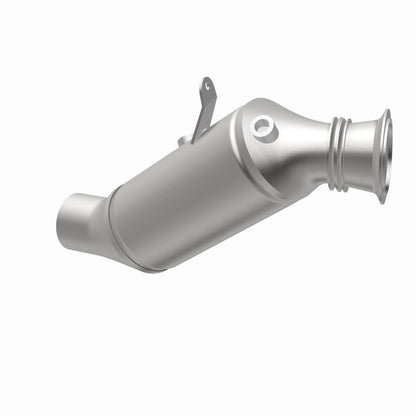 MagnaFlow Direct Fit Catalytic Converter 2015 BMW 640i/740i Underbody