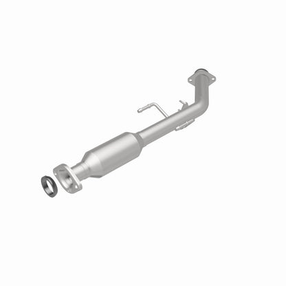 MagnaFlow Direct Fit Catalytic Converter 01-03 Toyota Sienna 3.0L