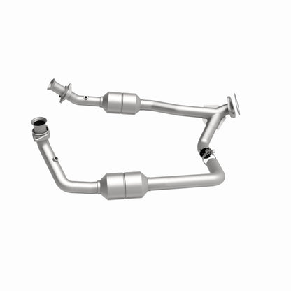 MagnaFlow Direct Fit Catalytic Converter 00-03 Ford E150 5.4L