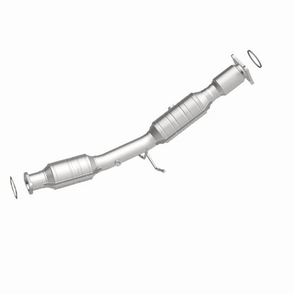 MagnaFlow Direct Fit Catalytic Converter 05-09 Volvo V50 2.4L