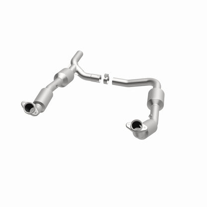 MagnaFlow Direct Fit Catalytic Converter OEM 07-08 Ford E-150