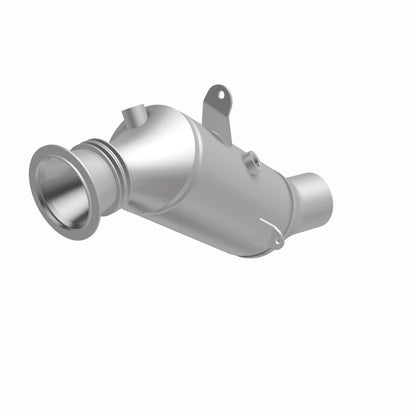 MagnaFlow Direct Fit Catalytic Converter 2015 BMW 640i/740i Underbody