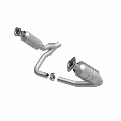 MagnaFlow Direct Fit Catalytic Conv 05-06 Dodge Dakota/2006 Mitsubishi Raider 3.7L Y-Pipe Assembly