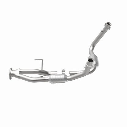 MagnaFlow Direct Fit Catalytic Converter 05-06 Jeep Grand Cherokee 3.7L Y-Pipe Assembly