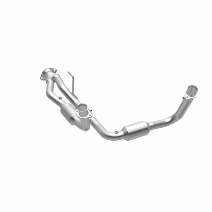 MagnaFlow Direct Fit Catalytic Converter 05-06 Jeep Grand Cherokee 3.7L Y-Pipe Assy (49 State)