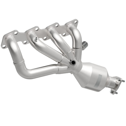 MagnaFlow Direct Fit Catalytic Converter 98-99 Nissan Frontier 2.4L