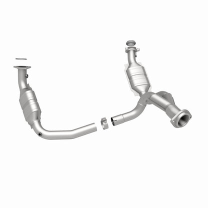 MagnaFlow Direct Fit Catalytic Converter 07-08 Escalade 6.2 Driver Side OEM