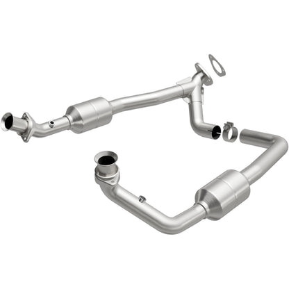 MagnaFlow Direct Fit Catalytic Converter 00-03 Ford E150 5.4L
