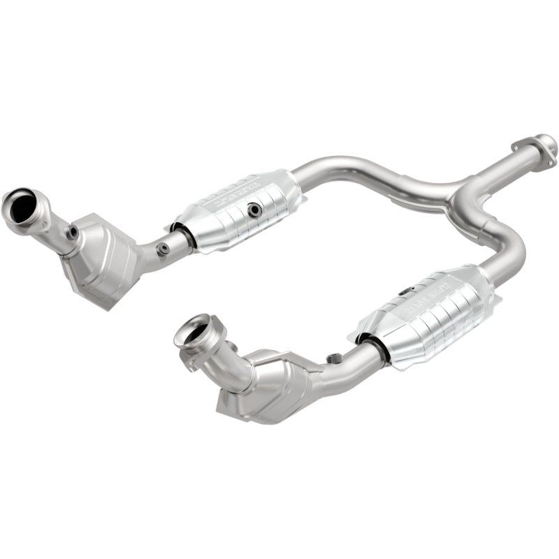MagnaFlow Direct Fit Catalytic Converter 99-01 Ford Mustang 3.8L