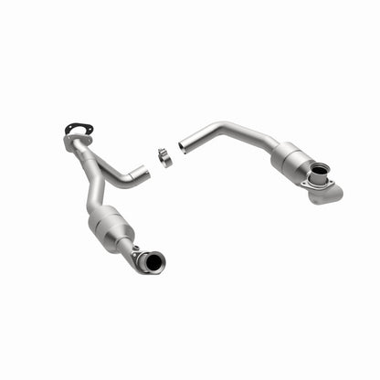 MagnaFlow Direct Fit Catalytic Converter 00-03 Ford E150 5.4L