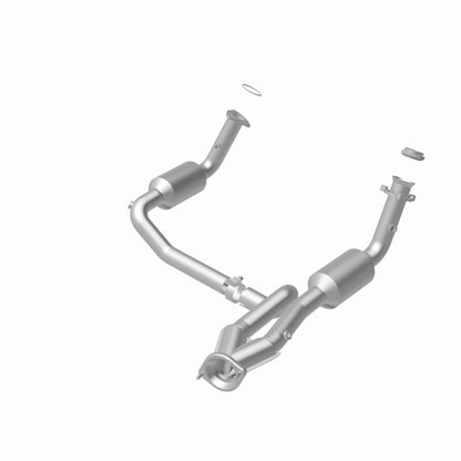 MagnaFlow 04-06 Chevrolet Silverado 1500 5.3L Direct Fit Catalytic Converter
