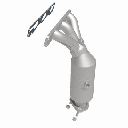 MagnaFlow Direct Fit Catalytic Converter 04-05 Suz Verona2.5 Manifold Front