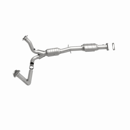 MagnaFlow Direct Fit Catalytic Converter 00-04 Chevy S10 4.3L 2WD