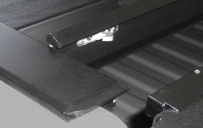 Roll-N-Lock 05-15 Toyota Tacoma Regular Cab Access Cab/Double Cab LB 73in M-Series Tonneau Cover